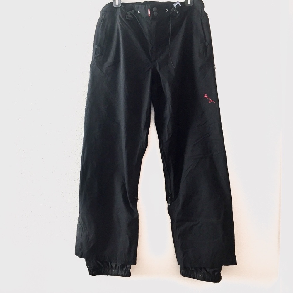 Roxy black endurance series snow pants. Medium
